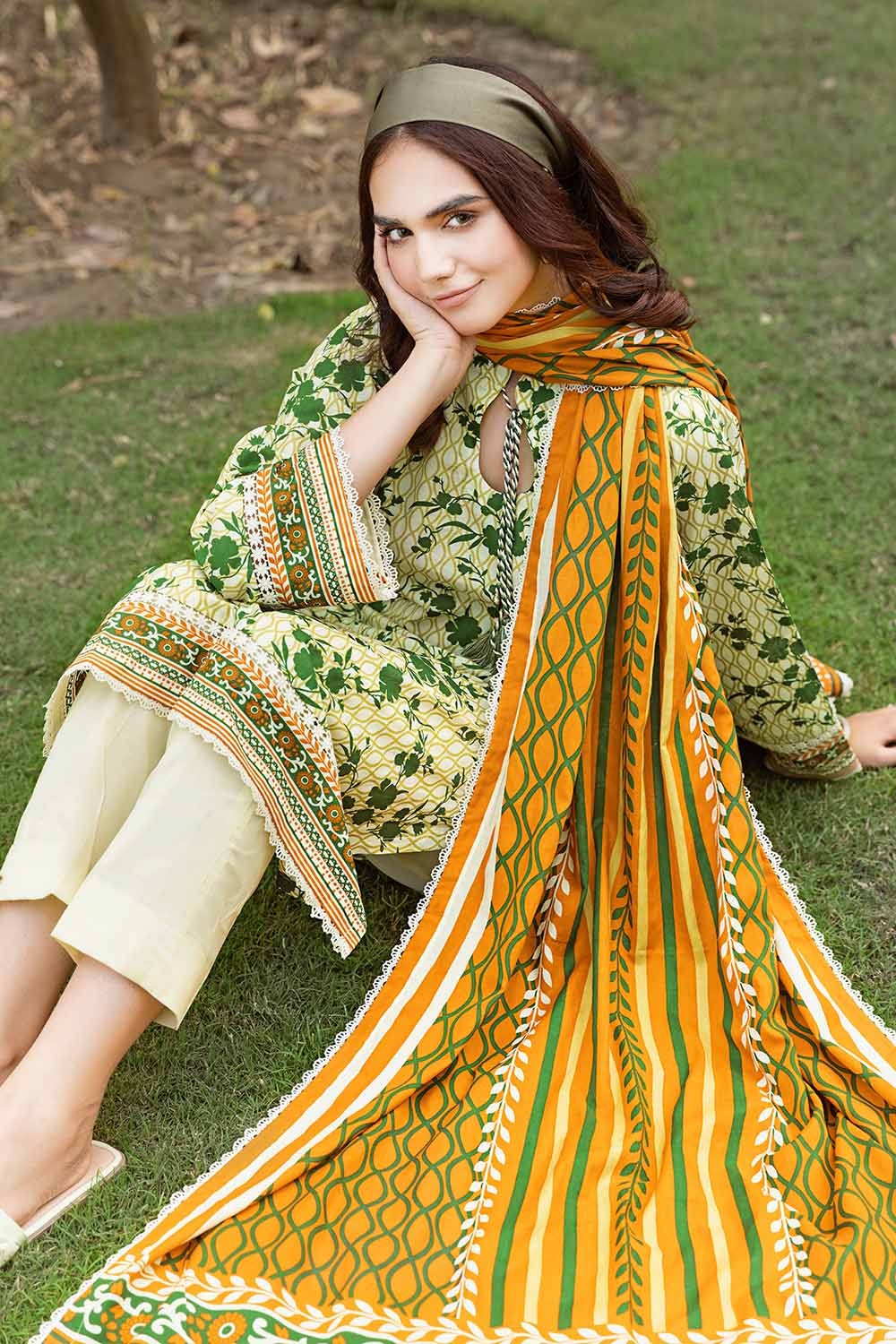3 Piece Printed Lawn Unstitched Suit CL-32324 A