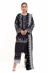 3 Piece Unstitched Printed Khaddar Suit with Embroidered Cotton Net Dupatta CN-42002