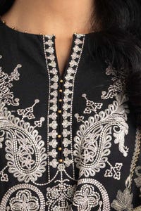 3 Piece Khaddar Printed With Embroidered Suit IUSTKSD-334