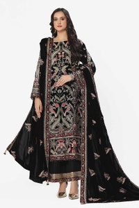 3 Piece Unstitched Embroidered Velvet Suit with Embroidered Velvet Dupatta WV-42002