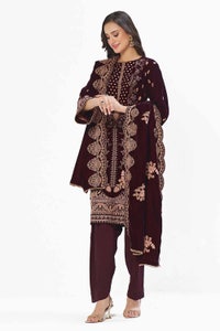 3 Piece Unstitched Embroidered Velvet Suit with Embroidered Velvet Dupatta WV-42006
