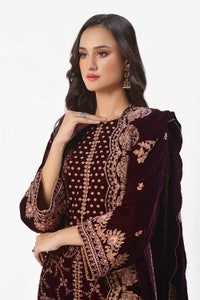 3 Piece Unstitched Embroidered Velvet Suit with Embroidered Velvet Dupatta WV-42006
