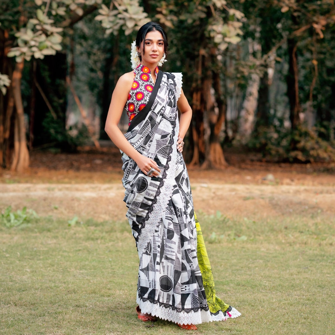 gulahmed-ideas-unstitched-sleeveless-denting-lawn-saree-blouse-dhoop-kinare
