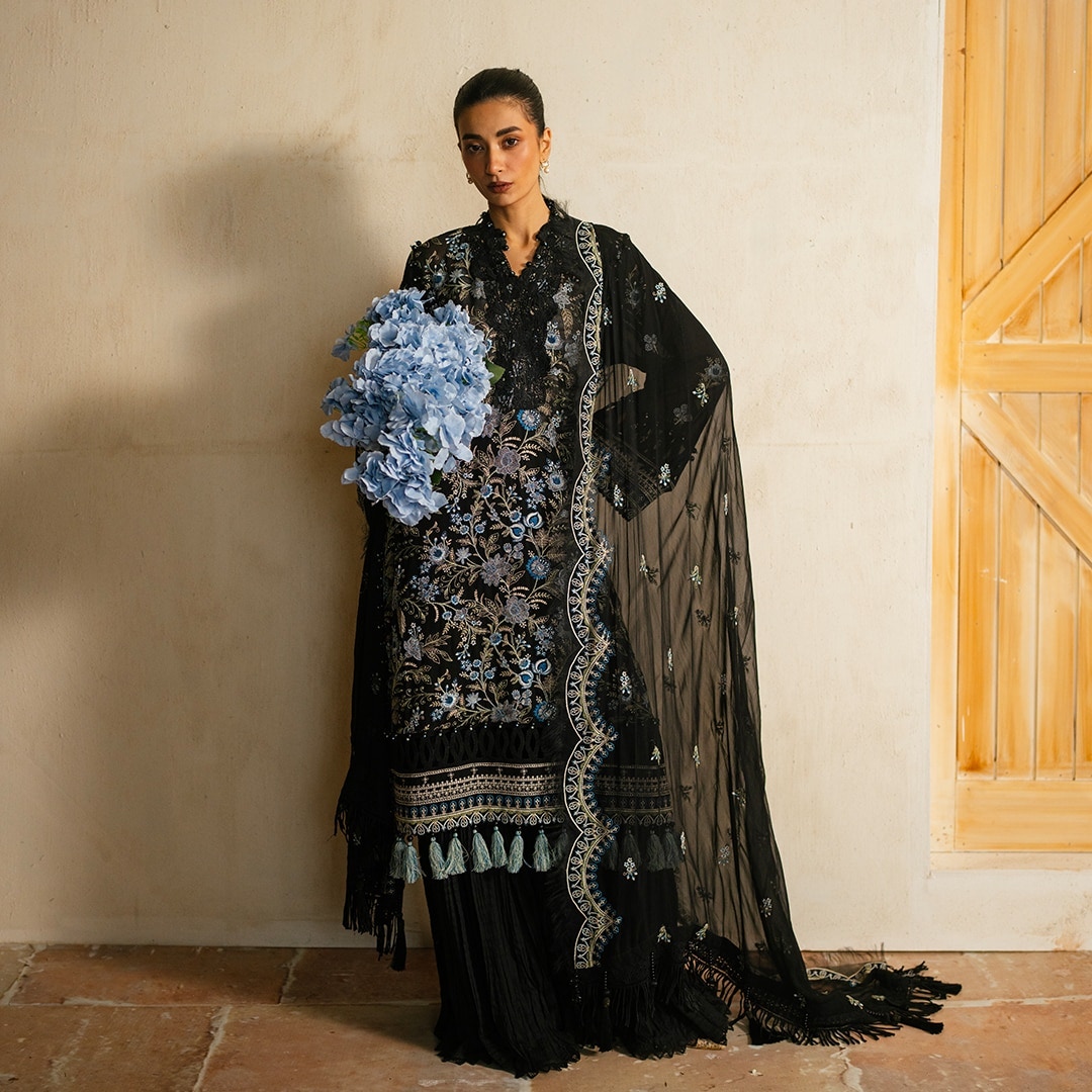 gulahmed-ideas-black-embroidered-3-piece-swiss-voile-suit-embroidered-chiffon-dupatta