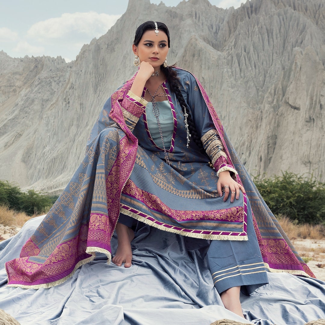 gulahmed-ideas-grey-3-piece-unstitched-summer-gold-banarsi-lawn-suit-design-2025-with-dupatta