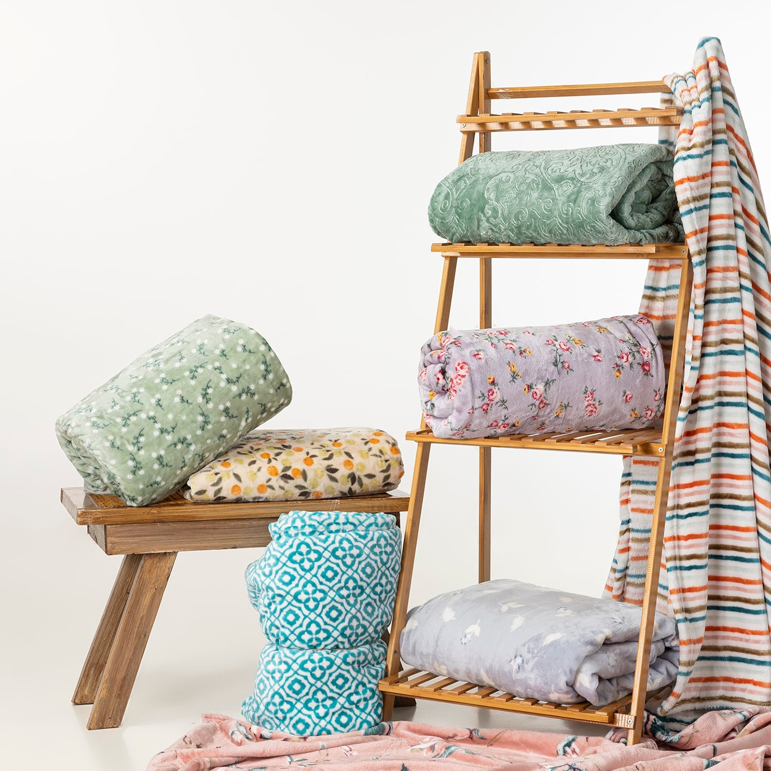 gulahmed-ideas-multi-colored-soft-throws